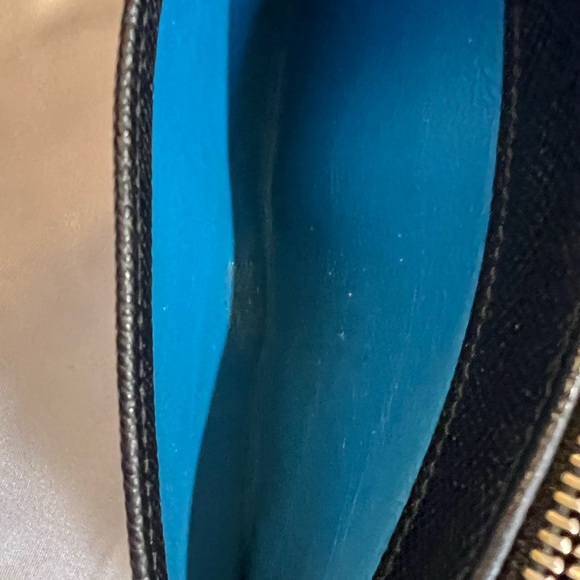 Bvlgari Black Saffiano Leather Wallet - Picture 3 of 16